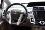 Toyota Prius V 2011 года